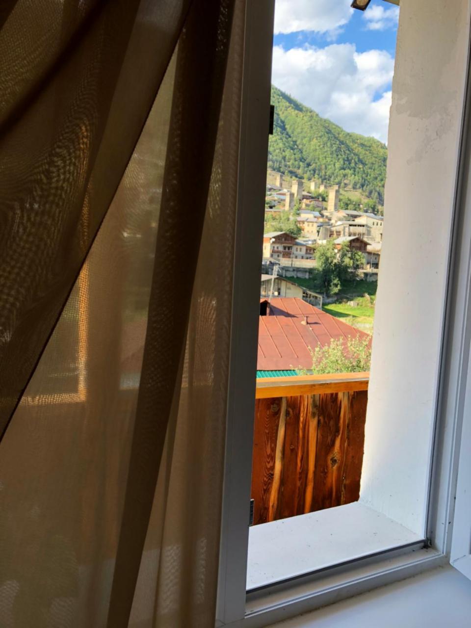 Travel Inn House Mestia • Მოგზაურის Სახლი Екстериор снимка