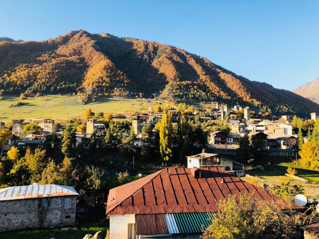 Travel Inn House Mestia • Მოგზაურის Სახლი Екстериор снимка