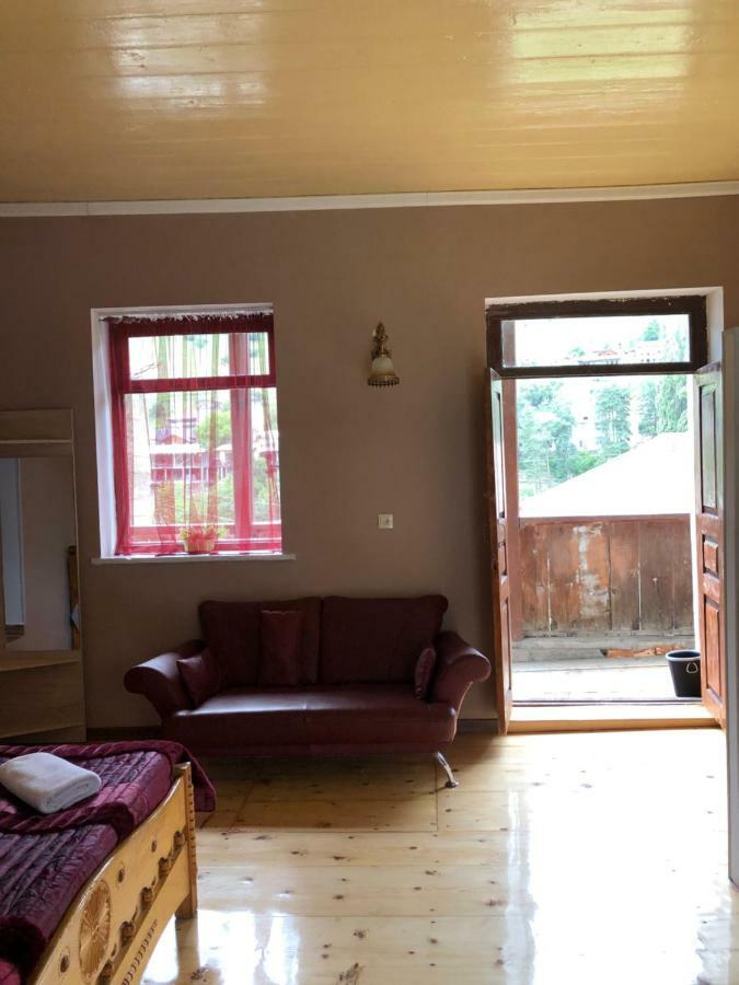Travel Inn House Mestia • Მოგზაურის Სახლი Екстериор снимка